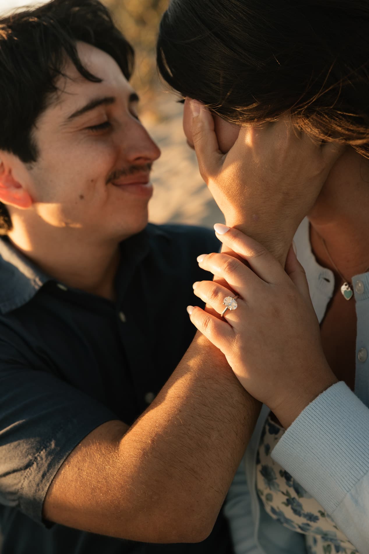 Nicolas and Alexandra, close-up of the engagement ring